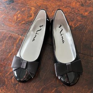 Nina girls size 13 black patent bow shoe